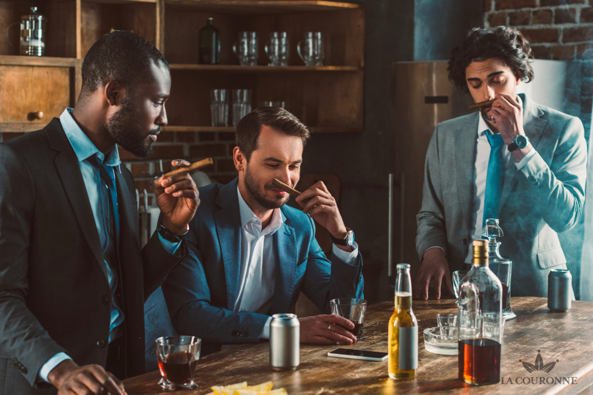 Dégustation de cigare entre amis